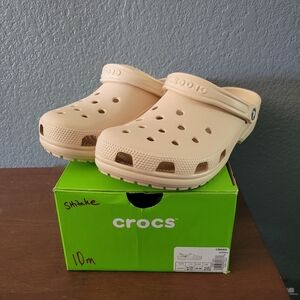Crocs Mens Classic Clog in Light Beige